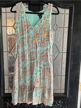 Nicole Miller Mint Paisley V-Neck Midi Dress with Multicolor Accents